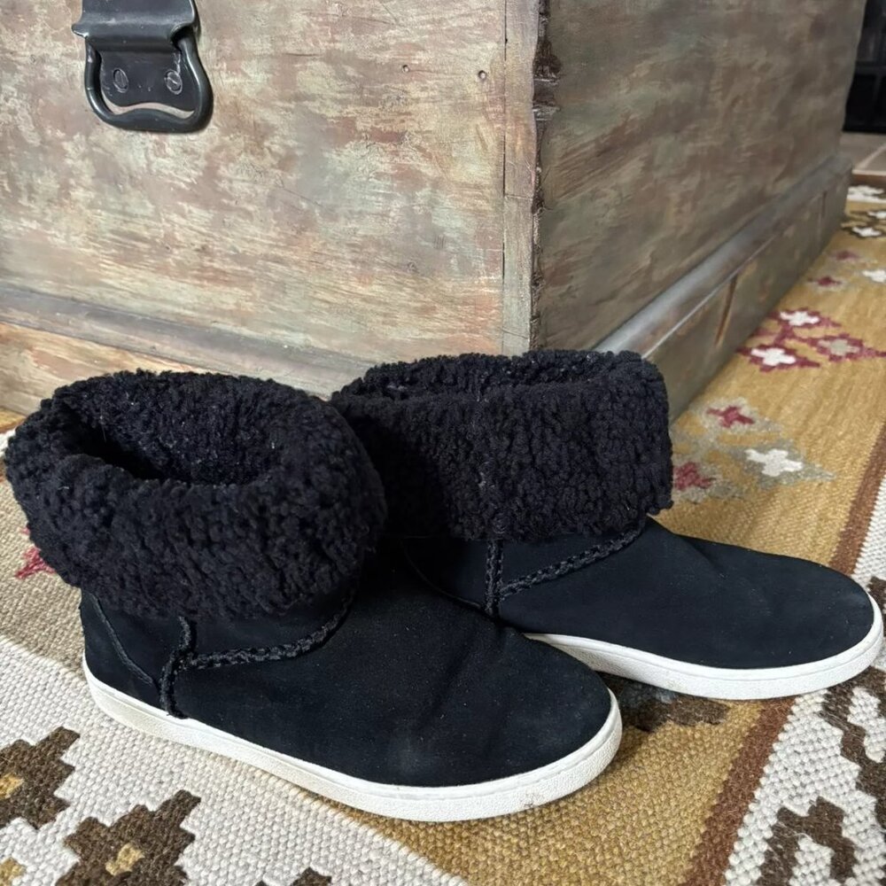 UGG Mika Sheepskin Classic Sneaker Boots Suede Faux Shearling Black Size 7